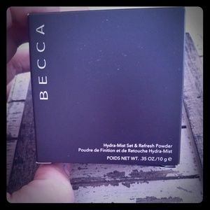 Becca set and refresh hydra mist powder